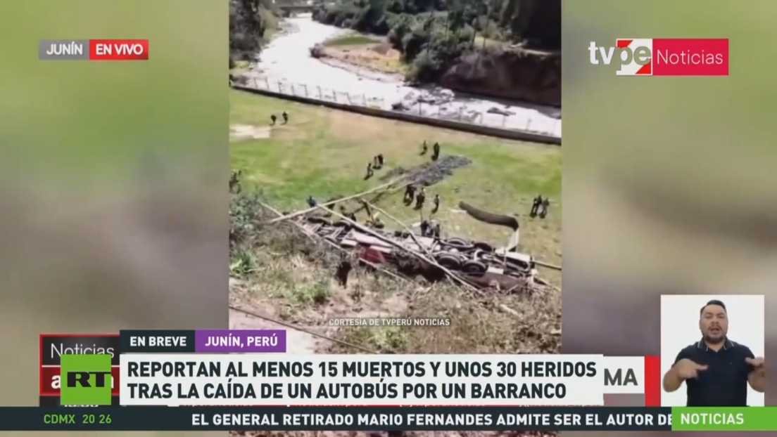 Al menos 15 muertos y unos 30 heridos tras caer un autobús por un barranco en Perú