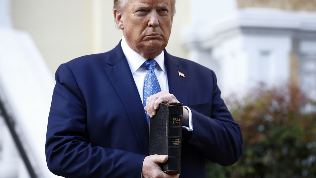 La Casa Blanca permite a sus empleados exhibir biblias en el lugar de trabajo