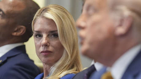 La confusa respuesta de la fiscal general sobre la misteriosa 'lista de clientes' de Epstein