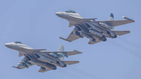 Cazas chinos escoltan aviones de reconocimiento de un aliado de EE.UU.