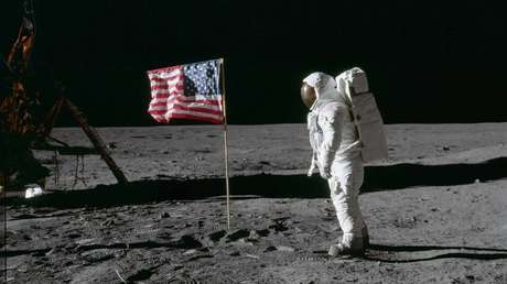 ¿A quién le pertenece la Luna?