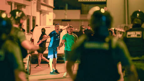 Una periodista llama "radicales" a ultras de Torre Pacheco y pasa esto