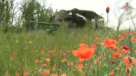 Tanquistas rusos arrasan un bastión ucraniano (VIDEO)