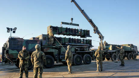 Trump dvomi v učinkovitost pomoči Kijevu in napoveduje zapoznelo dobavo patriotov
