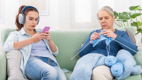 Estas son las cosas de los 'boomers' que la generación Z encuentra absurdas