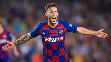 Un exfutbolista del Barcelona es mordido en los genitales por un perro y termina hospitalizado