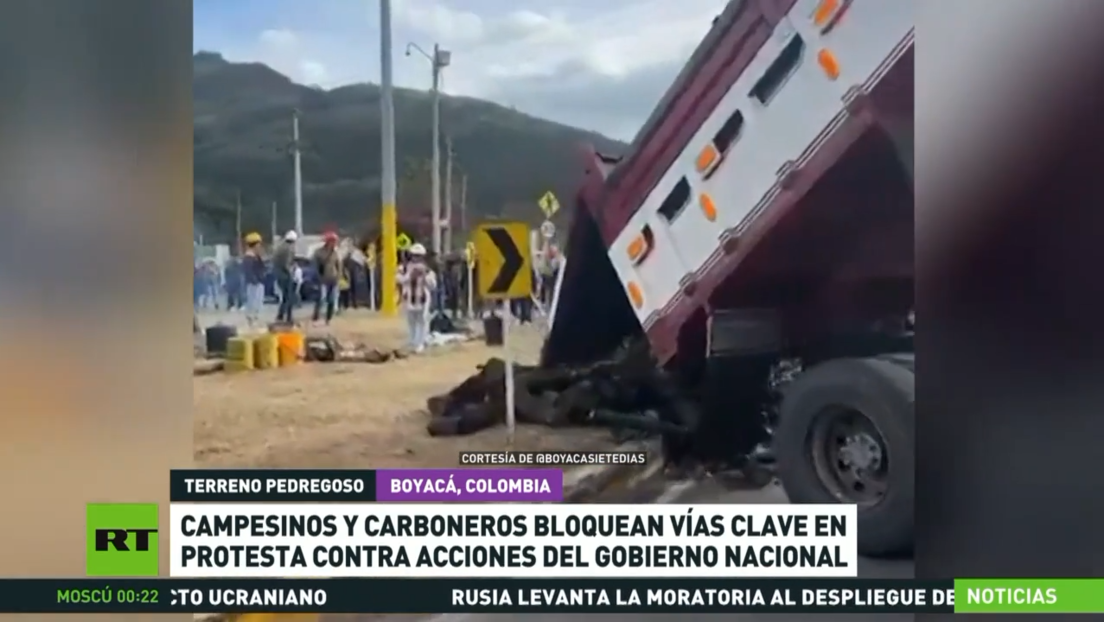 Campesinos y carboneros bloquean vías clave en protesta contra las acciones del Gobierno colombiano