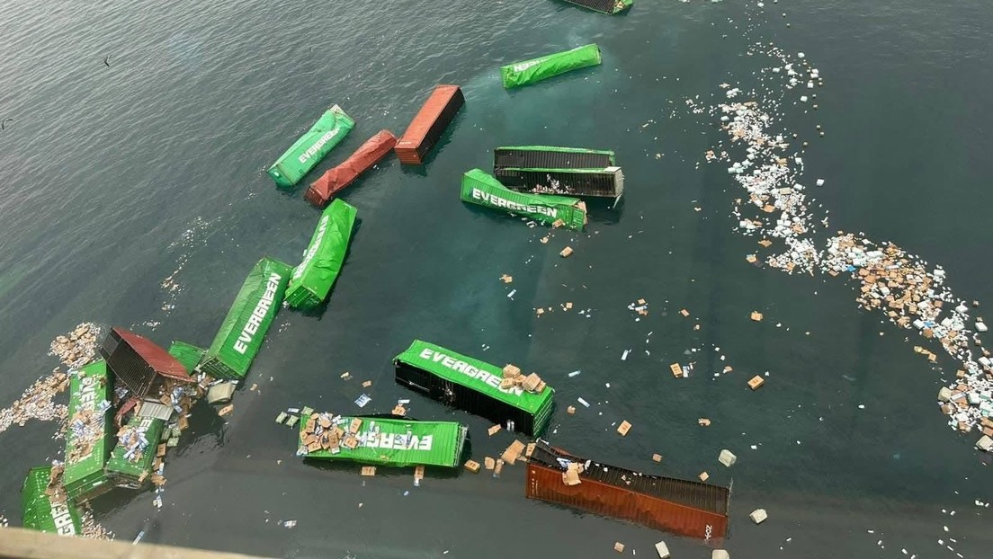 VIDEO: Más de 50 contenedores caen al mar frente a las costas latinoamericanas