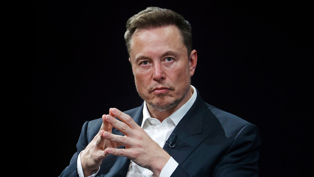 "¿Están jugando a la política?": Musk demandará a Apple