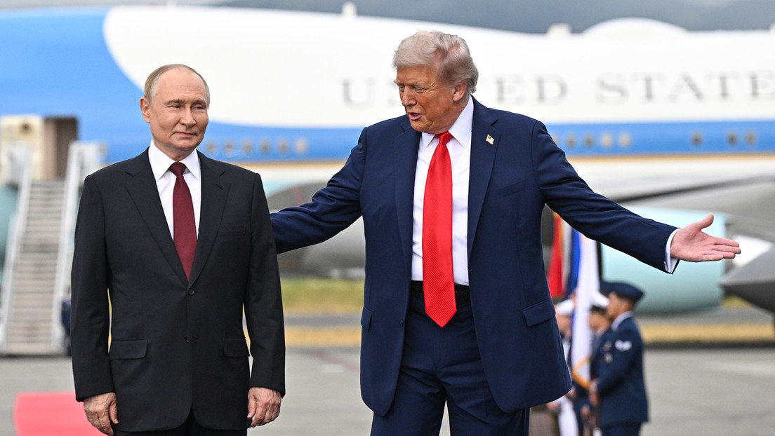 PRIMERAS IMÁGENES de la cumbre entre Putin y Trump