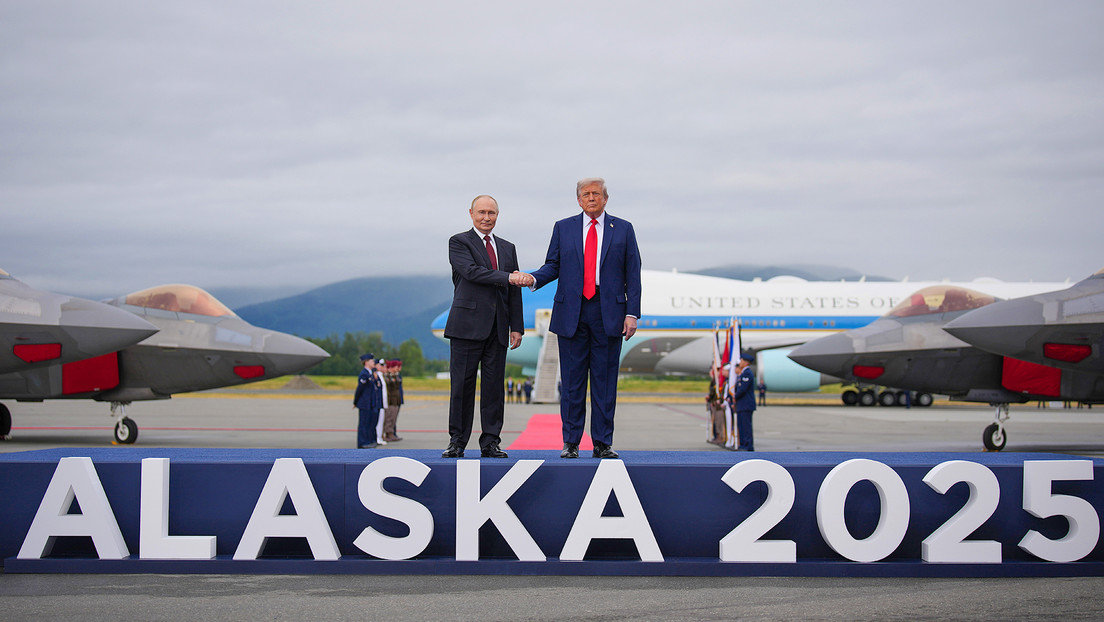 Putin llega a Alaska para mantener una reunión cara a cara con Trump, la primera en años