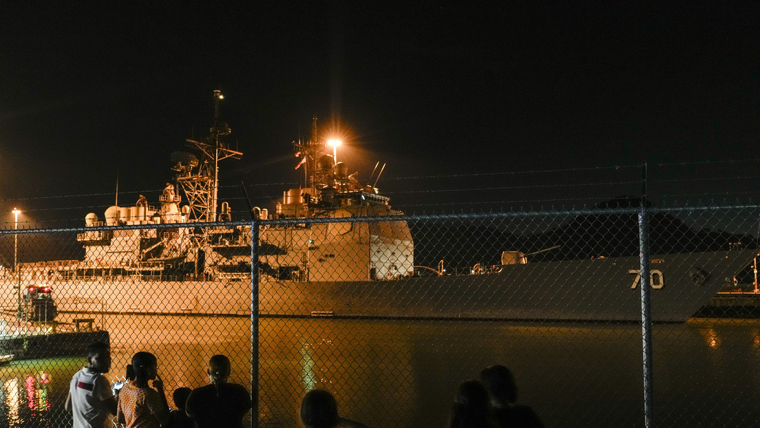 VIDEO: Buque de guerra estadounidense USS Lake Erie cruza el canal de Panamá rumbo al Caribe