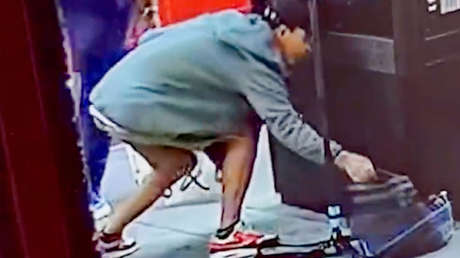 Periodistas son robados mientras graban un reportaje sobre la ola de crímenes en Londres (VIDEO)