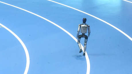 VIDEO: Robot sufre un fiasco a unos metros de la meta en una carrera