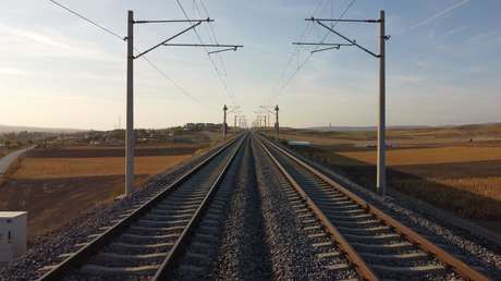 Empresa rusa completa digitalización de un importante ferrocarril entre dos antiguas repúblicas soviéticas