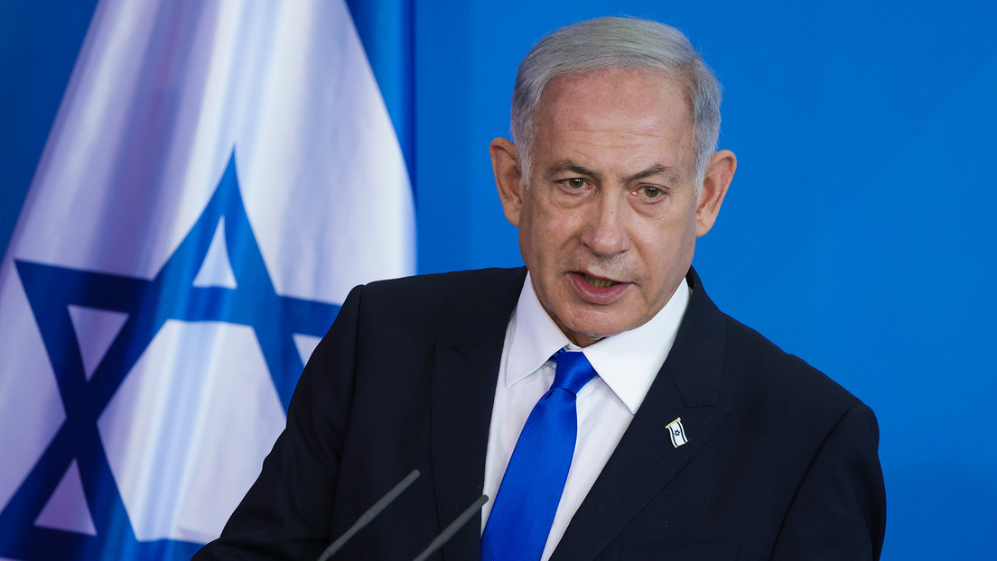 Activistas juegan al fútbol con 'la cabeza' de Netanyahu frente a la sede de la ONU
