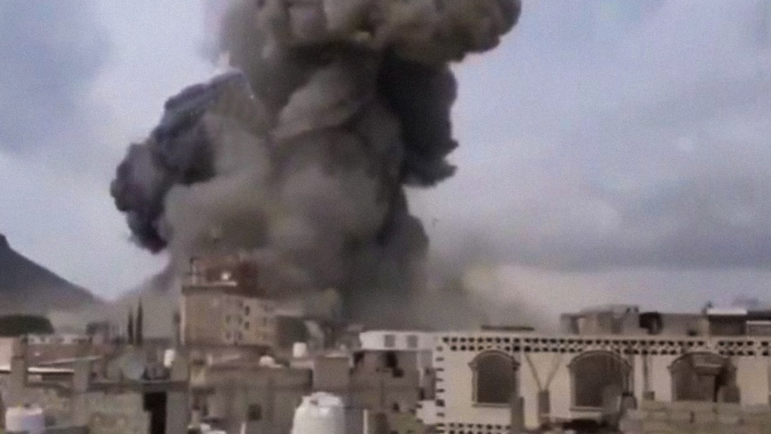 Israel bombardea la capital de Yemen (VIDEOS, FOTOS)