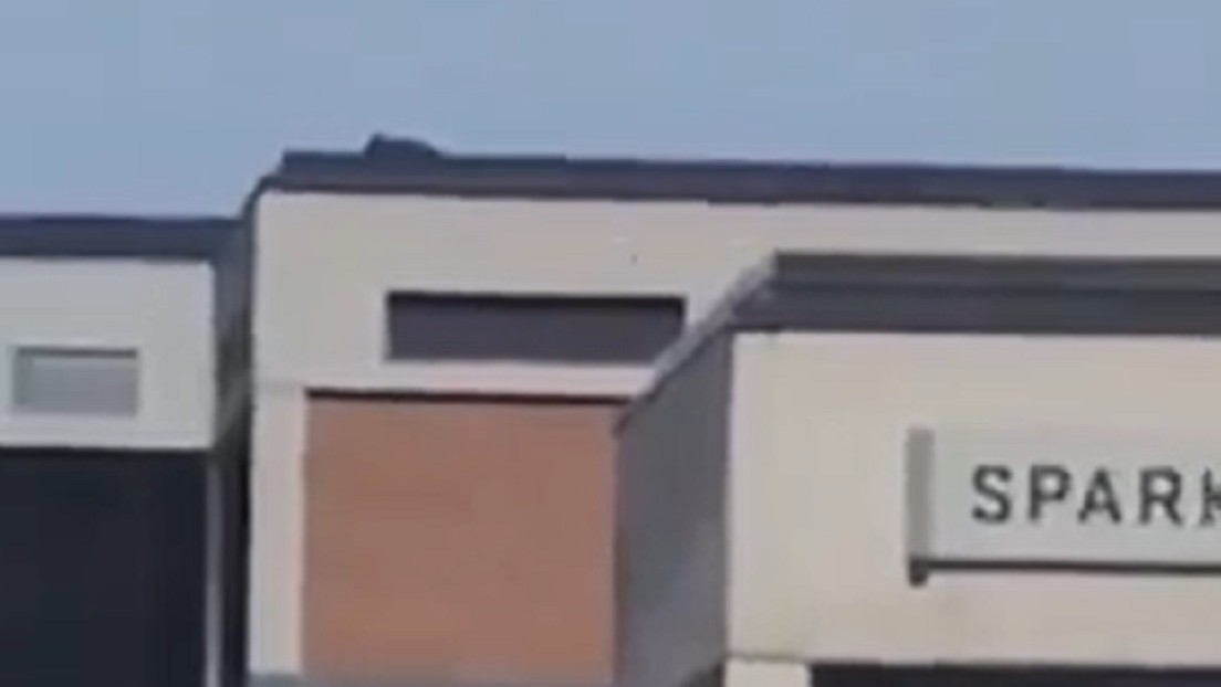 VIDEO: Detectan una figura en un tejado cercano justo antes del asesinato de Kirk