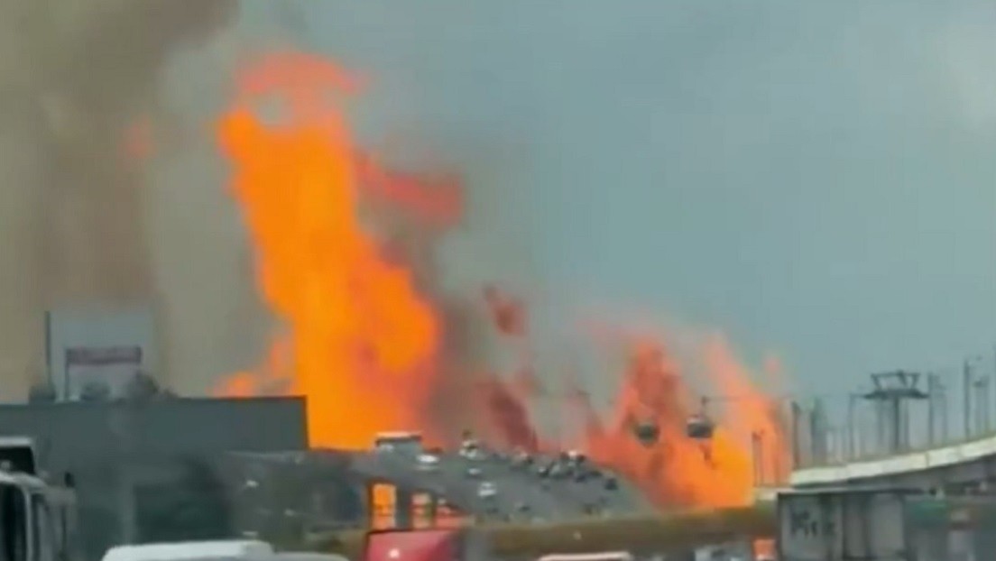 4 muertos y decenas de heridos tras potente explosión de una pipa de gas en México (VIDEOS)