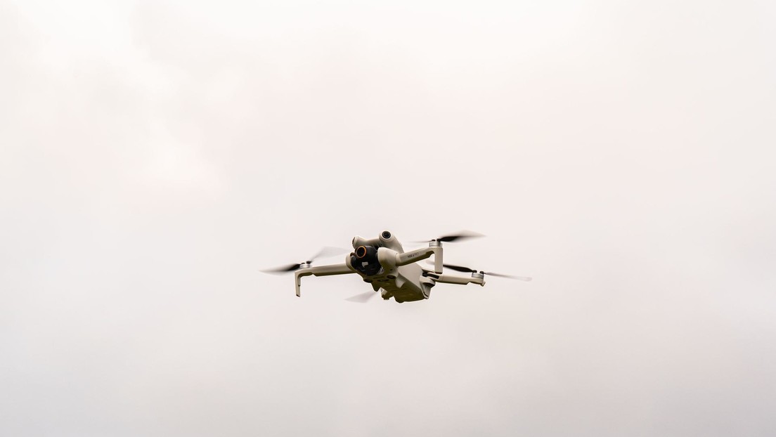 Medios: Drones no identificados sobrevuelan una base militar en Francia