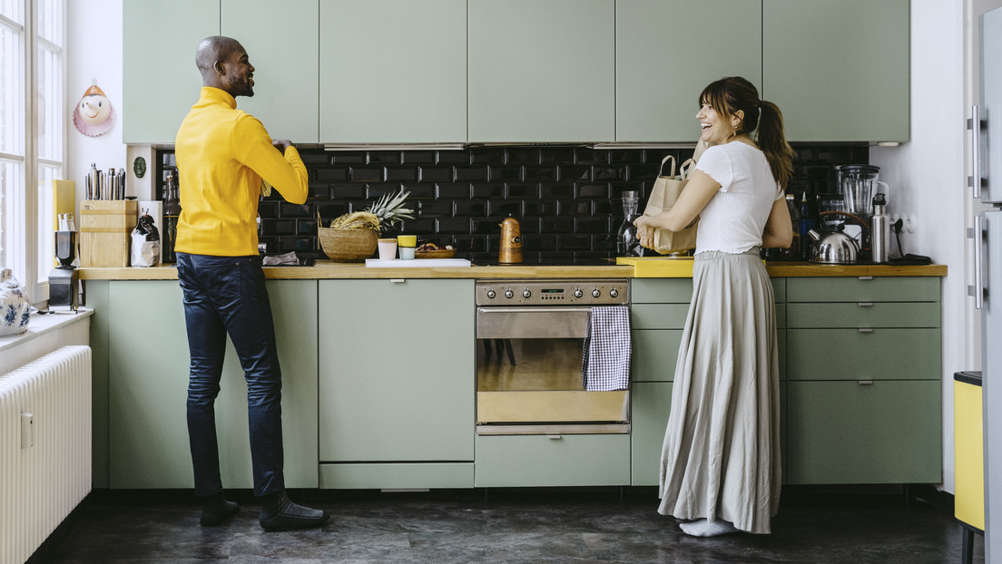 Trump impone aranceles del 50 % a gabinetes de cocina y 30 % a muebles tapizados