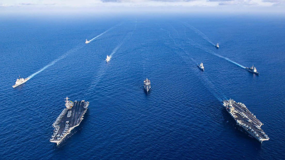 Trump arremete contra buques "feos" en la Armada