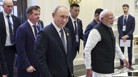El Kremlin explica por qué Putin y Modi conversaron casi una hora en el coche presidencial ruso