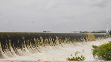 Una presa al filo del desborde pone en alerta roja a todo un pueblo en México