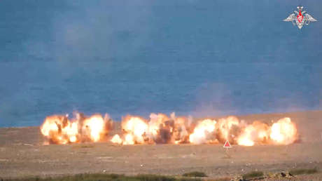 Rusia prueba su defensa costera con cazas y helicópteros durante megaejercicios (VIDEO)