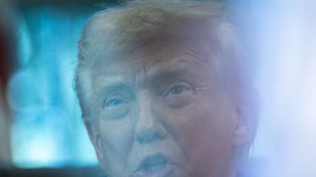 Trump protagoniza un día de furia contra la prensa (VIDEOS)