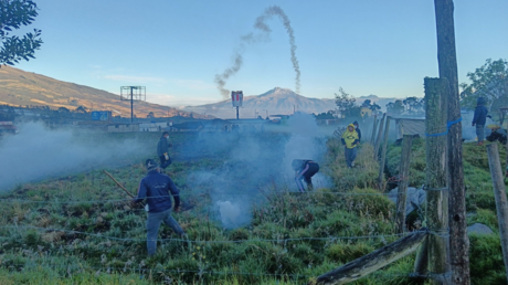 Sangre, humo, perdigones: el 'combustible' del paro nacional en Ecuador