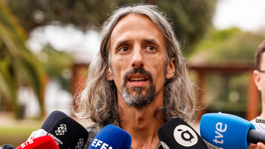"Entre Guantánamo y Auschwitz": la confesión de un integrante de la Global Sumud Flotilla tras salir de prisión