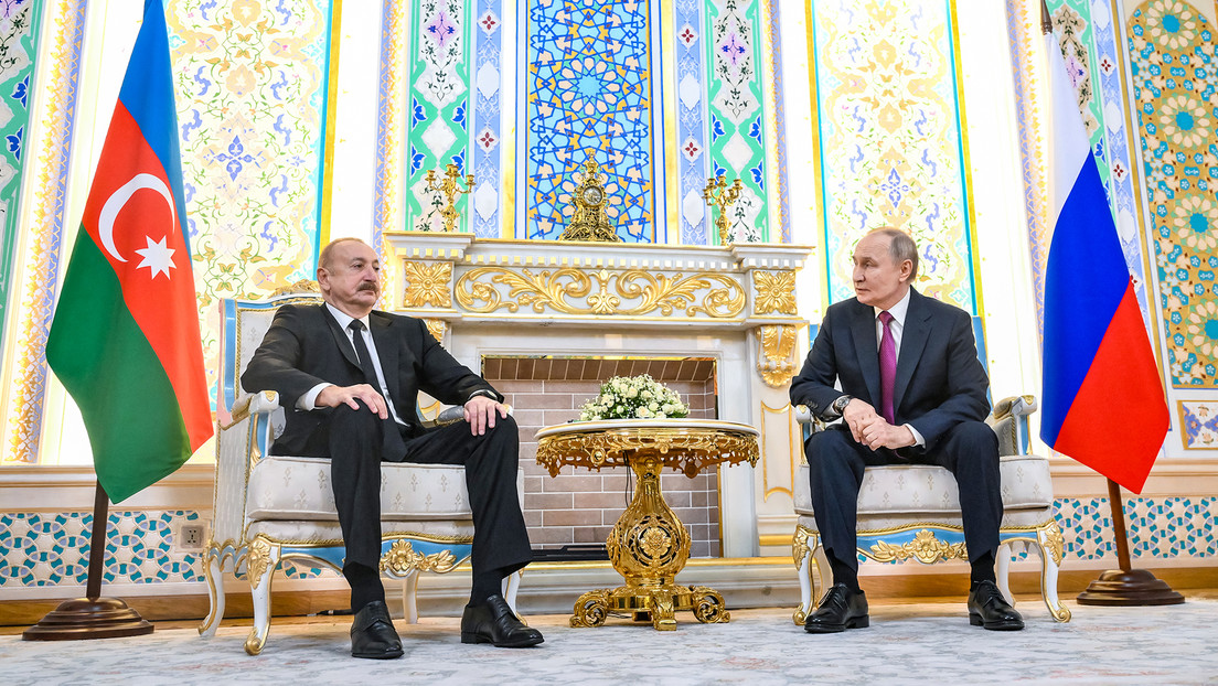 Putin se reúne con el presidente de Azerbaiyán y le informa de las causas de la tragedia del avión AZAL