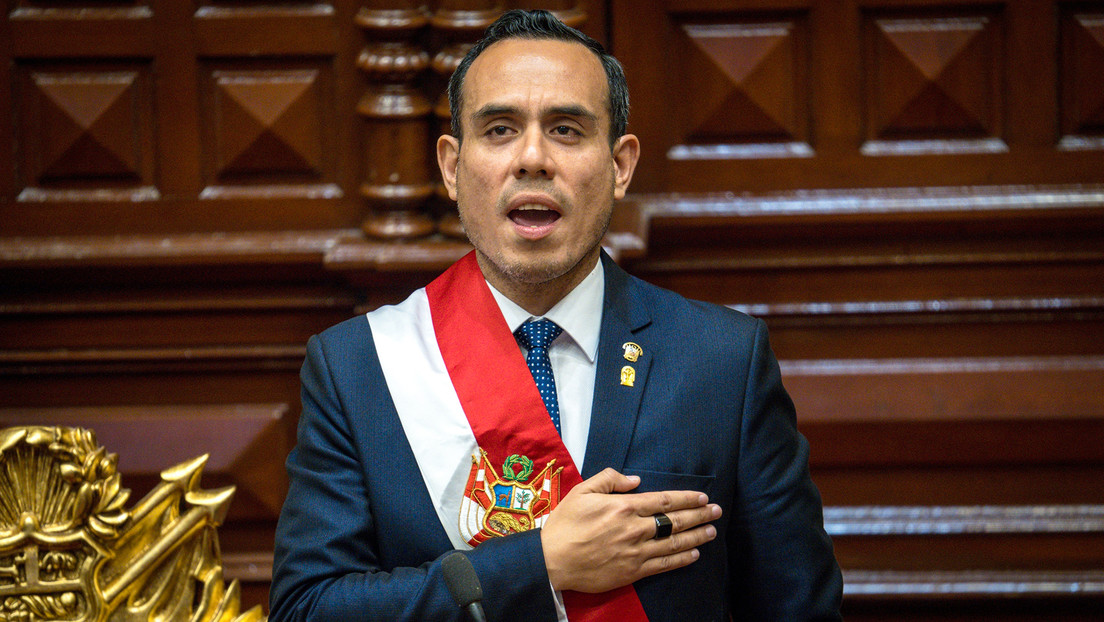 Mujeres guapas y Mastercard: reflotan polémicos tuits del nuevo líder de Perú