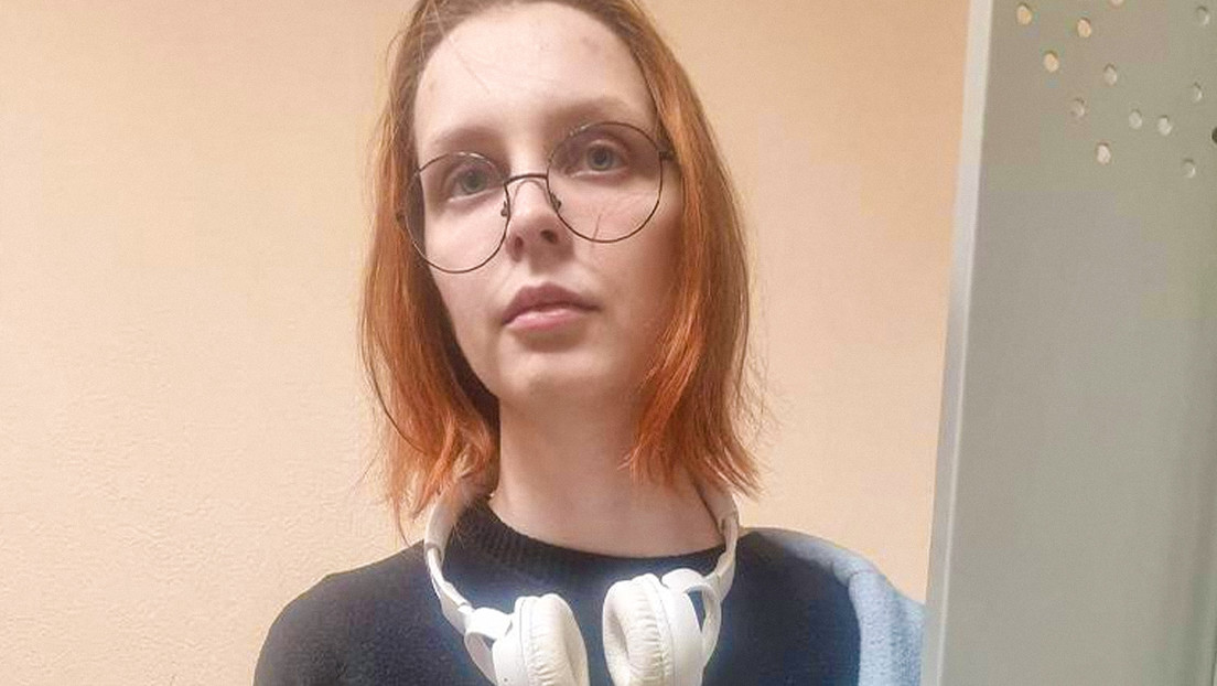Prácticas terroristas de Kiev: estafan a una joven rusa y la chantajean para incendiar un edificio