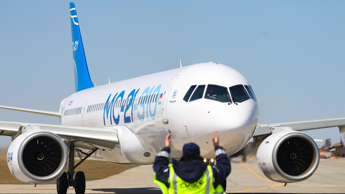 VIDEO: El nuevo avión 'Made in Russia' despega con motores propios