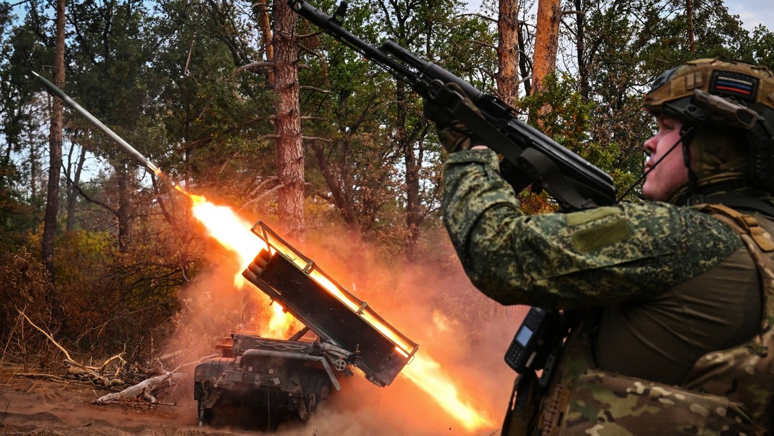 Rusia ataca el sector energético del complejo militar-industrial ucraniano y un tren con armas