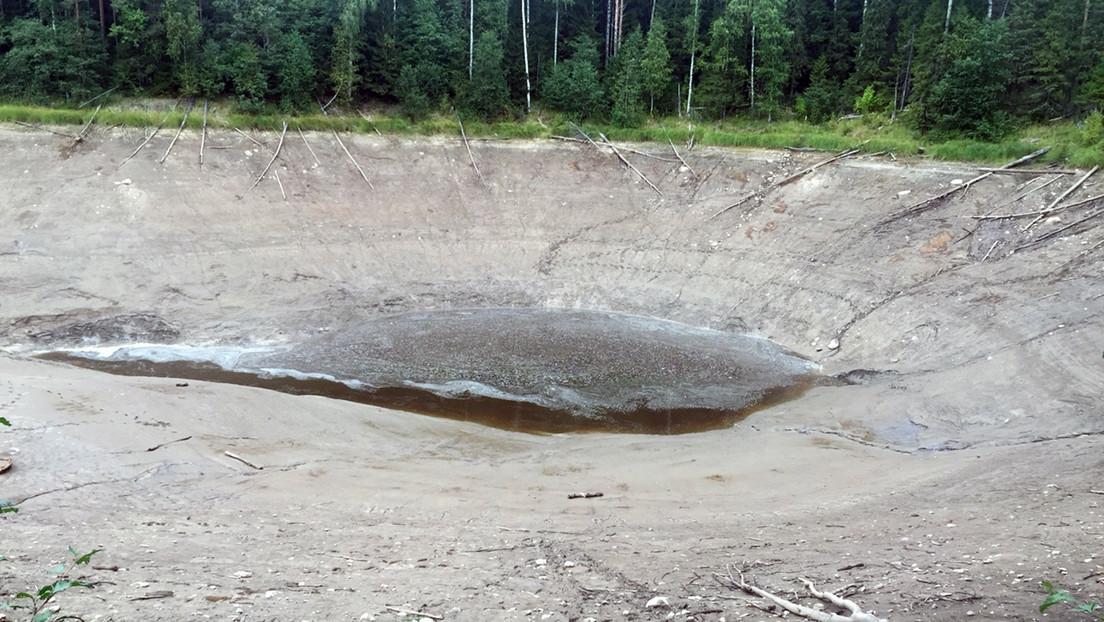 'Fosa Negra': el inusual fenómeno que hizo desaparecer un lago entero (FOTOS)