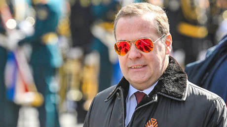 Medvédev ridiculiza la histeria europea por los avistamientos de drones en cinco puntos