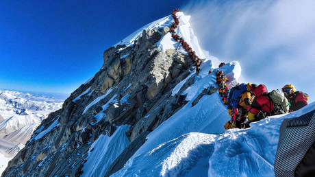 "Ocurrió de forma muy repentina": cómo sobrevivieron los atrapados en el Everest durante fuerte tormenta de nieve