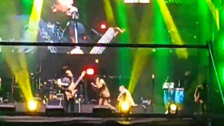 Balean a una famosa orquesta en pleno concierto (VIDEOS)