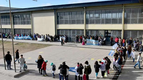 Alumna 'reincidente' golpea a la directora de una escuela de Argentina y la manda al hospital