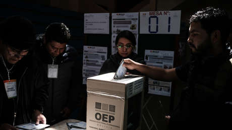 Bolivianos eligen al nuevo presidente en un histórico balotaje