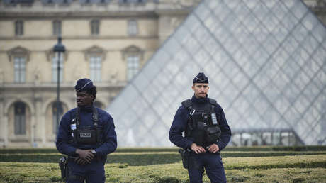 "Entran tranquilamente en 4 minutos": ministra de Cultura francesa sobre el "muy profesional" robo al Louvre
