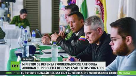 Ministro de Defensa y gobernador de Antioquia abordan el problema de desplazamientos forzados