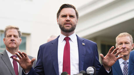 Vicepresidente de EE.UU. explica la orden de Trump de iniciar pruebas de armas nucleares