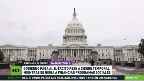 Gobierno de EE.UU. paga al Ejército pese al cierre temporal mientras se niega a financiar programas sociales