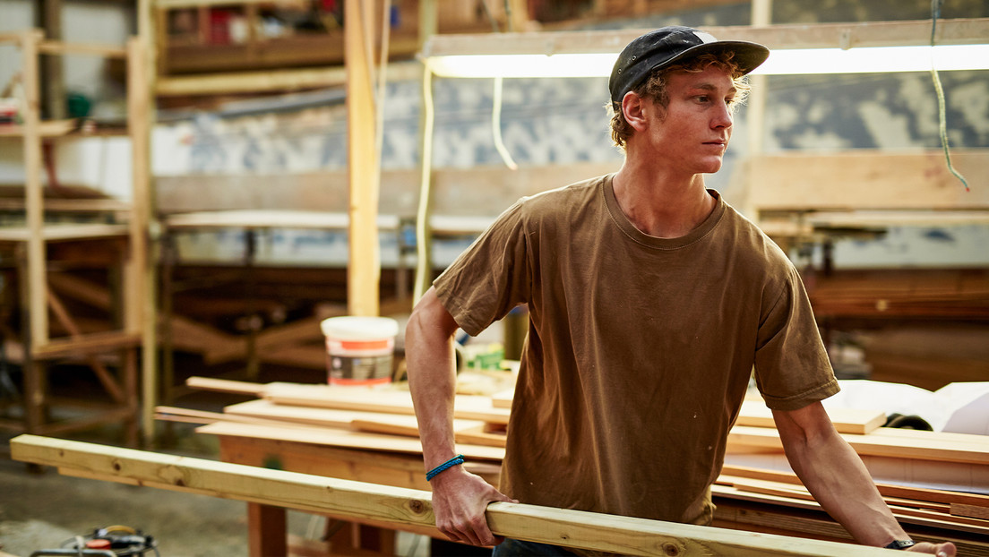 Generación Z VS. IA: por qué los jóvenes confían en sus manos, no en sus diplomas