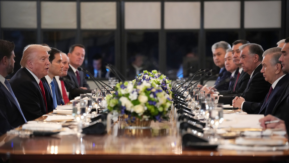 El idioma ruso 'se cuela' en la Casa Blanca durante una cumbre de Trump con líderes de Asia Central