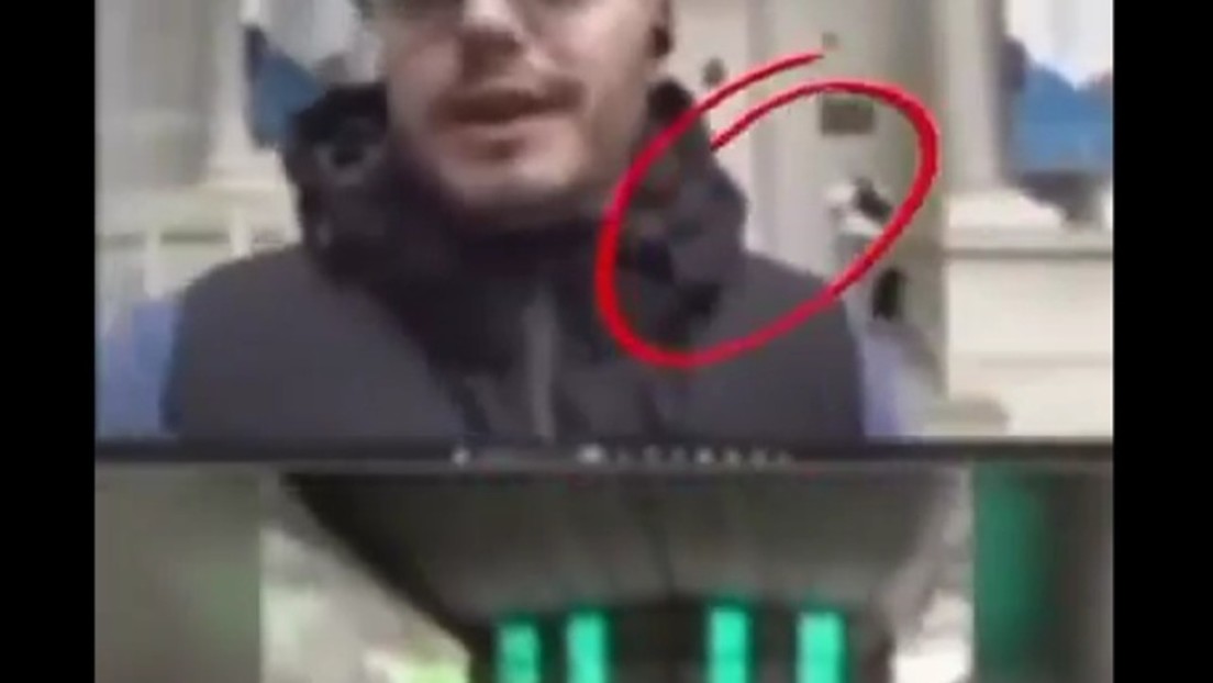 VIDEO: Periodista sufre un insólito robo en vivo y todo queda grabado